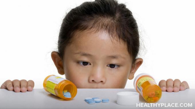 Bipolarna zdravila na otroke vplivajo na različne načine - nekatera pozitivno, nekatera pa ne. Preberite popolne podrobnosti o HealthyPlace.