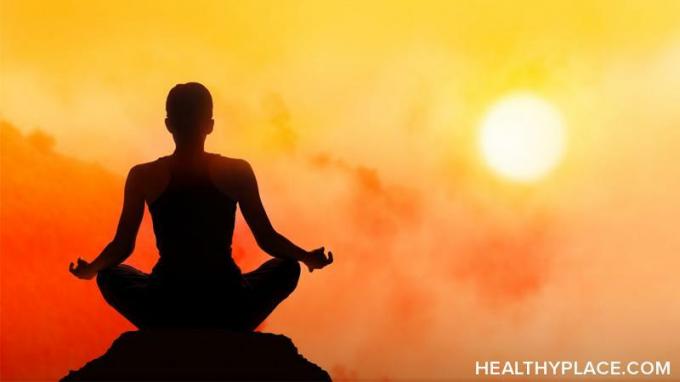 Meditacija za sprostitev skozi vaše tesnobne misli pride prav, ko tehnike CBT ne uspejo. Preizkusite to meditacijo brez sodbe, da se sprostite, ko ste tesnobni.