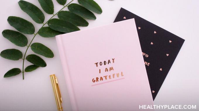Vodenje dnevnika o pozitivnosti je navada, ki vam lahko spremeni življenje, zakaj tega ne počnemo več od nas? Ugotovite, zakaj na HealthyPlace. 