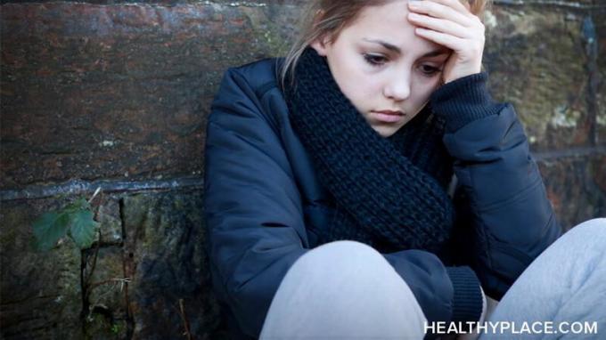 Motnje hranjenja in samomor sta povezana. Ugotovite, kako sta BED in samomor povezana in na katere znake samomora je treba paziti na HealthyPlace.