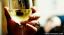 Kako pitje alkohola vpliva na zdravila z bipolarno depresijo