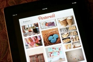Pinterest je lahko koristen prodajni program, saj odvrača pozornost od tistih, ki si prizadevajo za samopoškodovanje. Preberite tri načine, kako lahko Pinterest prepreči samopoškodovanje.