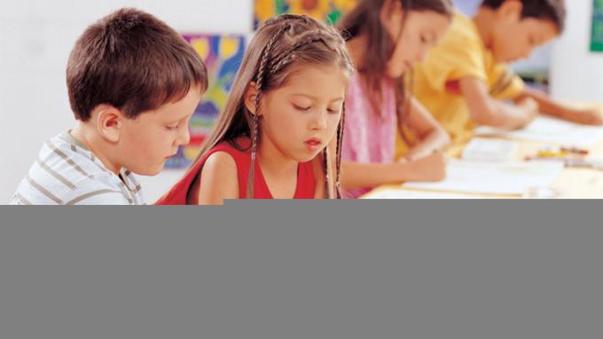 Poglobljeno zajetje značilnih postopkov ravnanja vedenja v učilnici za študente z ADHD.