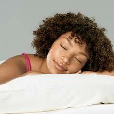 Boljši spanec je pomemben, da živimo blaženo. Za boljši spanec nocoj sledite tem trem korakom. Ugotovili boste, da boljši spanec povečuje vašo srečo.