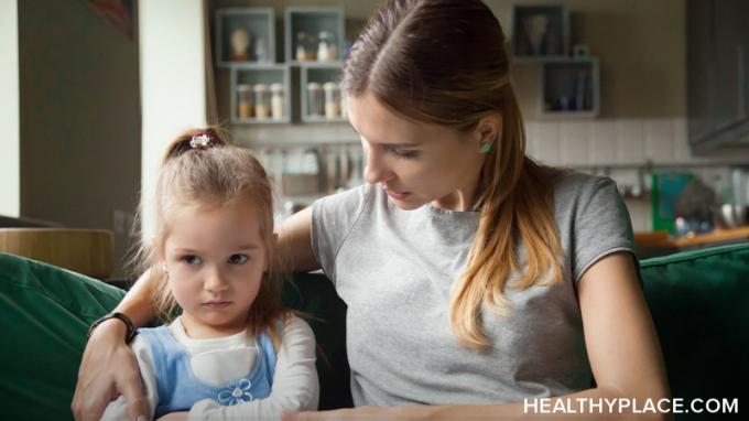 Ukrepi zaradi motene motnje disregulacije razpoloženja učijo otroke čustvene regulacije, frustracije strpnosti. Preberite si, kako disciplinirati otroka z DMDD na HealthyPlace.