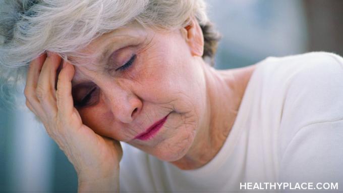 Uporaba zdravil za zdravljenje Alzheimerjevih bolnikov s težavami s spanjem ima tveganja in koristi. Več o njih na HealthyPlace.
